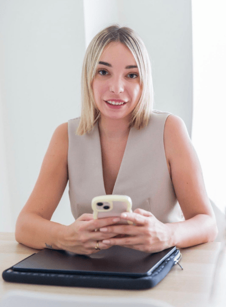 Maider colaboradora de sanar desde la raíz